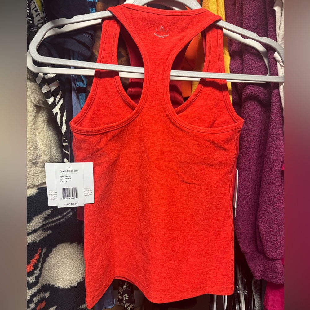 Beyond Yoga Spacedye Step Up Racerback Tank in Red Flower Scarlett NWT RT $70 - Picture 5 of 8